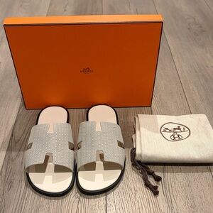 HERMES Izmir Leather H Sandals